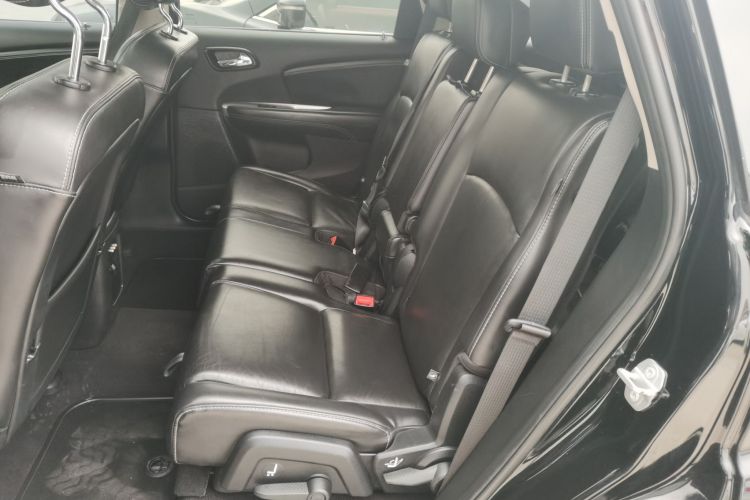 道奇 酷威 2015款 2.0TD 四驱尊尚版中控内饰21