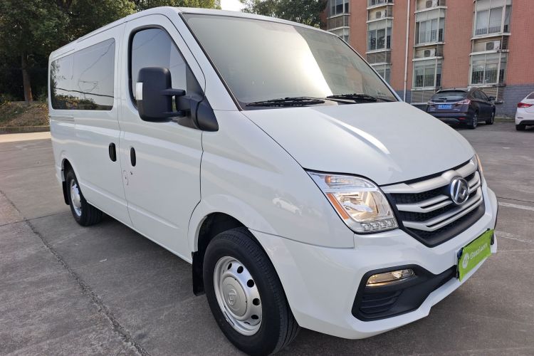 上汽大通MAXUS 新途V80 2024款 傲运通超值版 6MT 短轴超低顶127Ps 5/6座车身外观6002