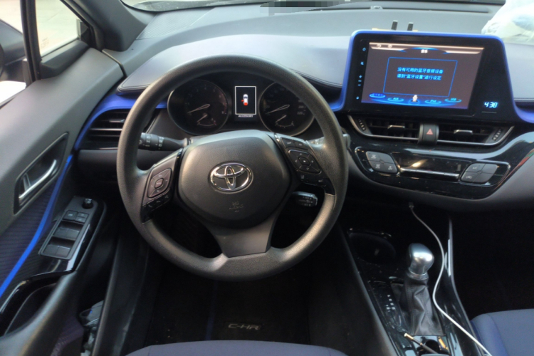 丰田C-HR 2018款 2.0L 领先天窗版 国VI中控内饰13