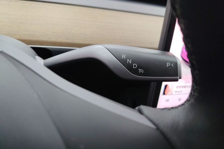 特斯拉 Model Y 2022款 改款 后轮驱动版中控内饰18