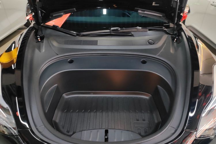 特斯拉 Model 3 2022款 后轮驱动版机舱底盘24
