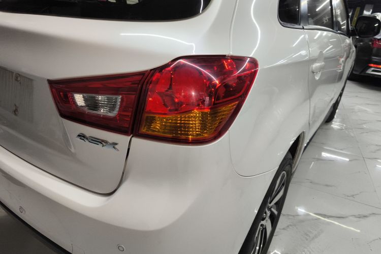 三菱 劲炫ASX 2018款 2.0L CVT两驱尊享版车身外观9