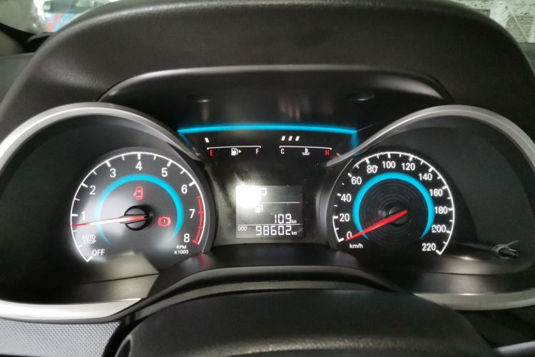 雪佛兰 科沃兹 2019款 320 自动欣享天窗版中控内饰14