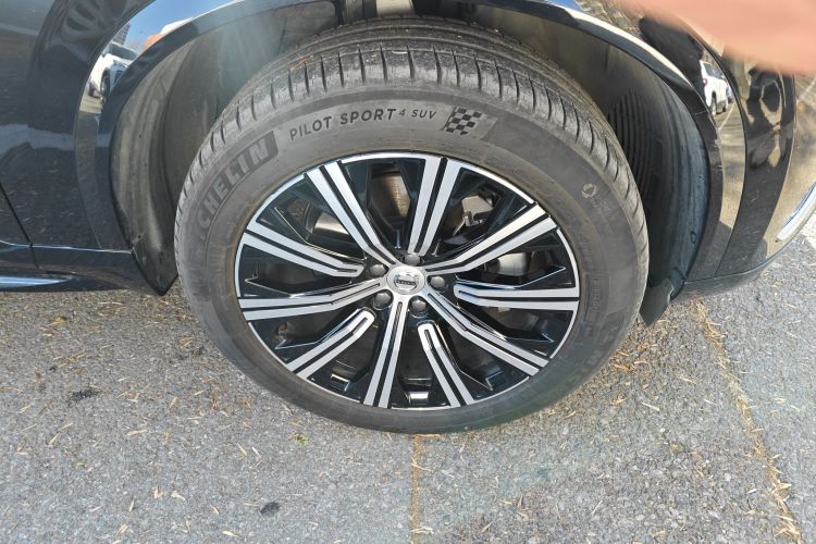 沃尔沃XC90 2024款 B6 智逸豪华版 7座车身外观10