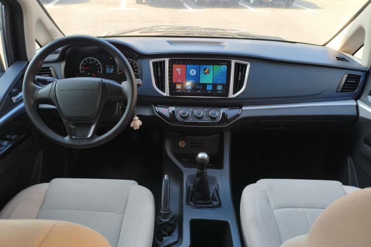 东风风行 菱智 2023款 M5L 1.6L 基本型 5座中控内饰12