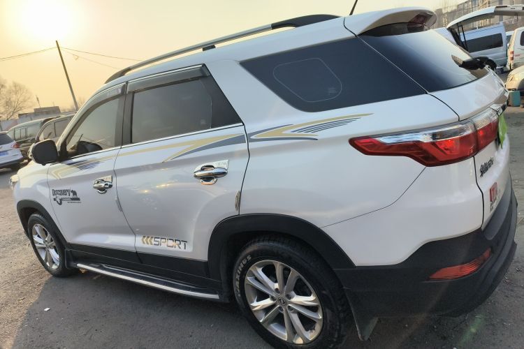 东风风光 风光S560 2019款 1.8L 手动都市型车身外观4