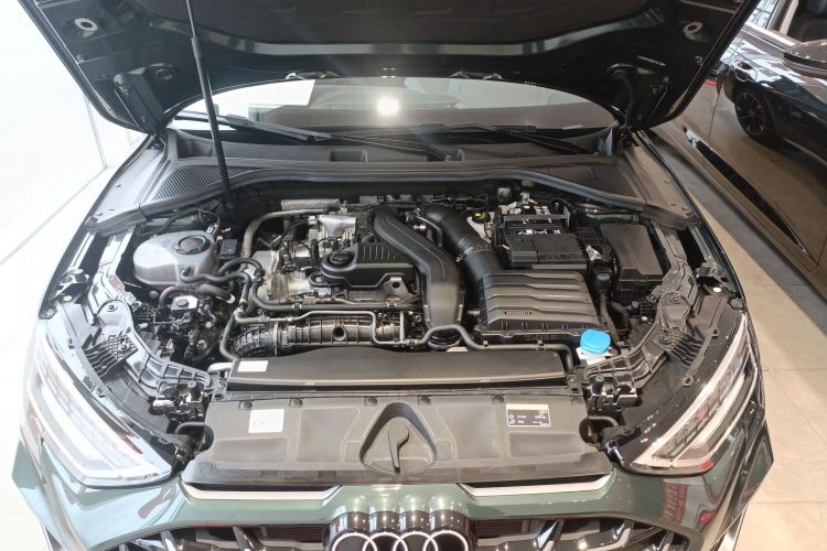 奥迪A3 2025款 A3L Limousine 35TFSI 飞驰尊享型机舱底盘24