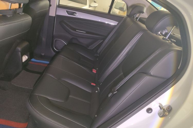 奇瑞 艾瑞泽5 2019款 改款PRO 1.5L 手动青春版 国VI中控内饰21