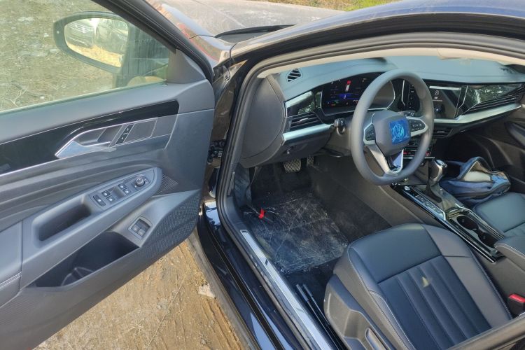 大众 帕萨特新能源 2025款 430PHEV 混动商务版中控内饰7003