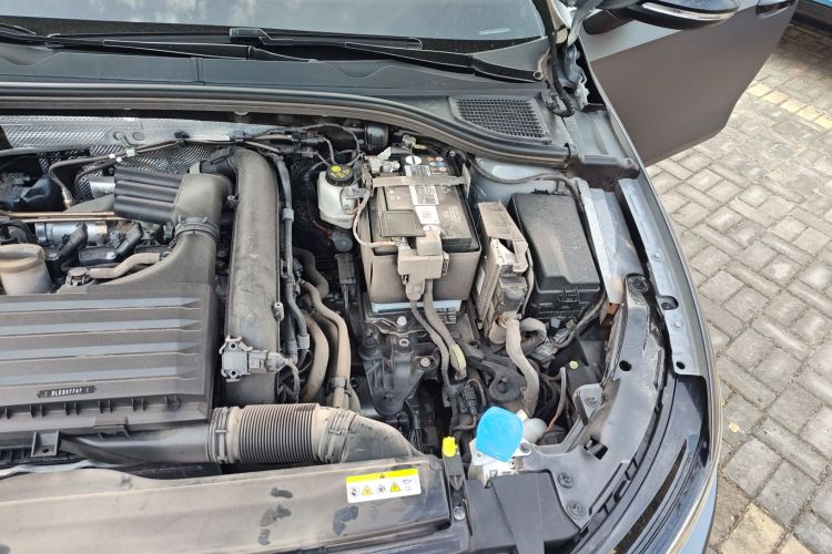 大众 高尔夫 2023款 改款 280TSI DSG R-Line Lite机舱底盘26