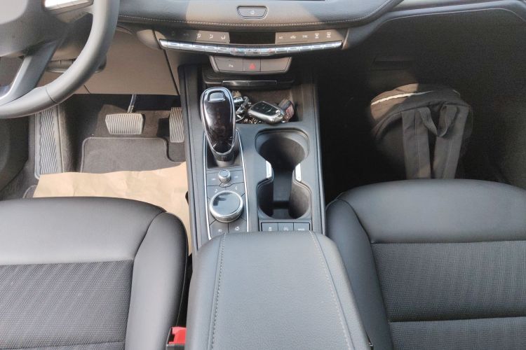 凯迪拉克XT4 2022款 28T 两驱风尚型局部细节18