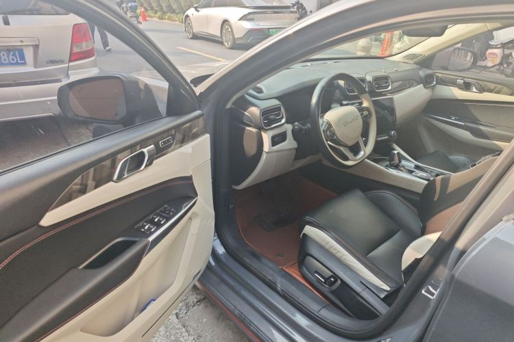 领克02 2021款 1.5T DCT两驱耀Pro中控内饰20