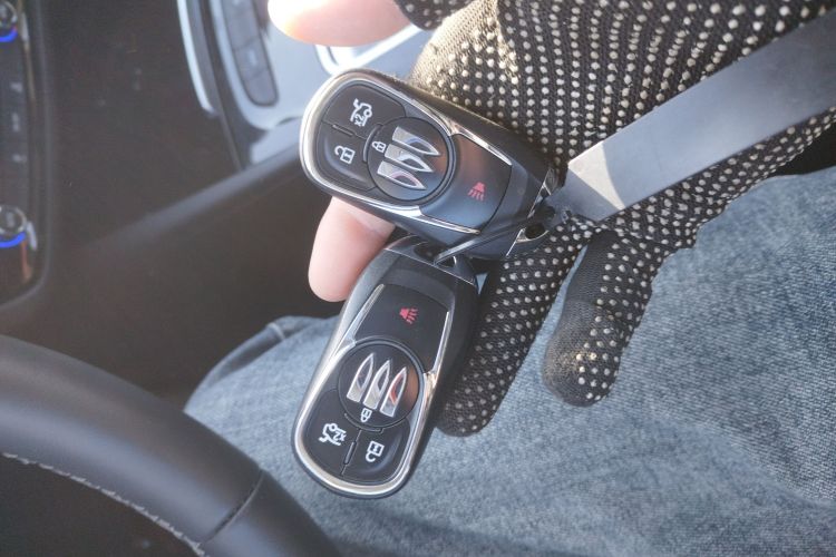 别克 君威 2024款 25T 超享版中控内饰11