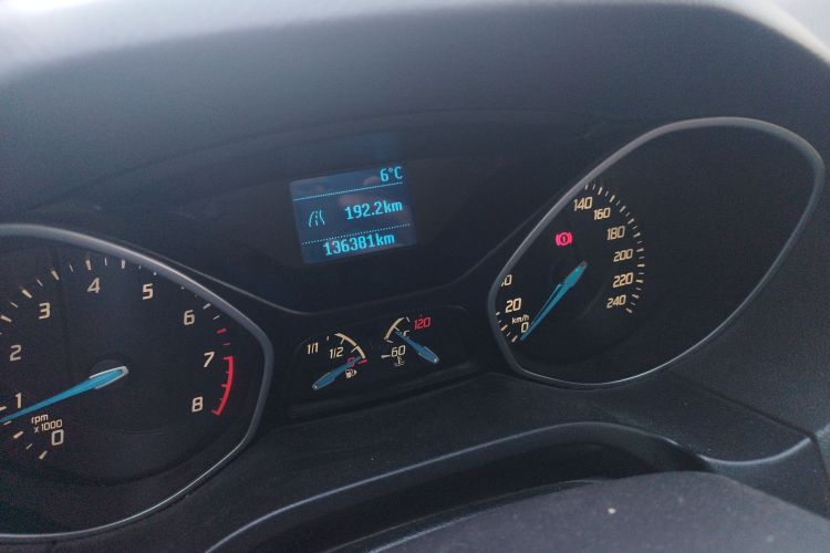 福特 福克斯 2012款 三厢 1.6L 手动舒适型中控内饰15