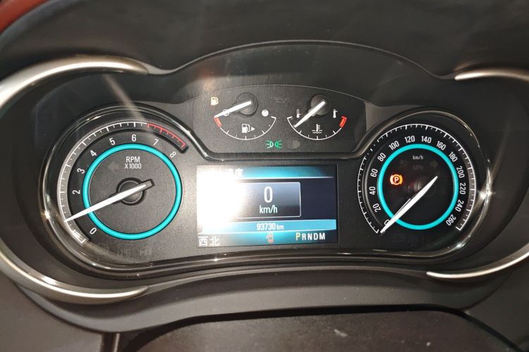 别克 君越 2013款 2.4L SIDI精英舒适型中控内饰14