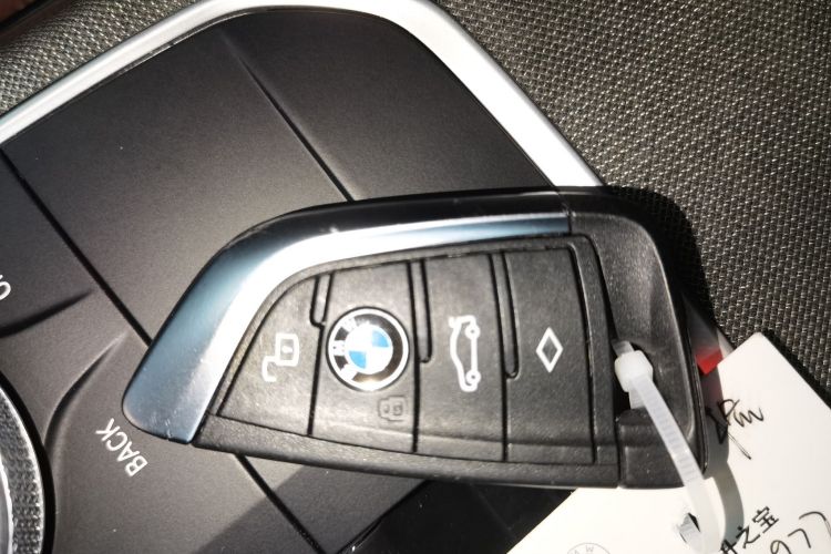 宝马4系 2022款 430i Gran Coupe M运动曜夜套装中控内饰7001