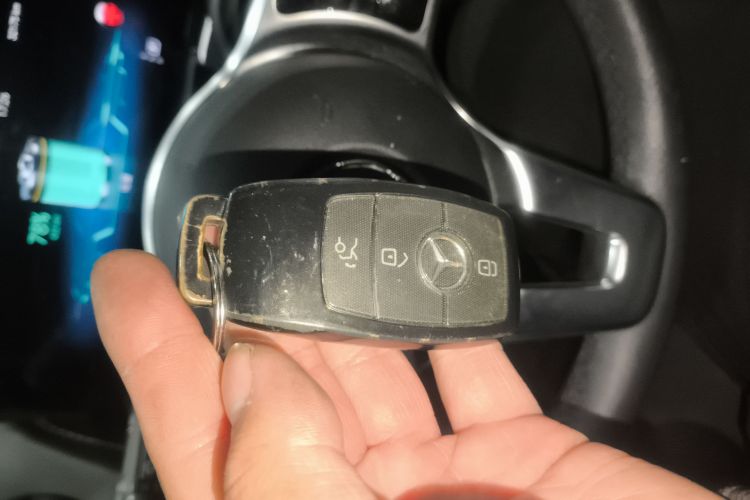 奔驰EQB 2022款 EQB 260中控内饰11