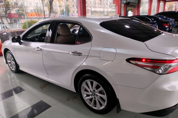 丰田 凯美瑞 2021款 2.0G 豪华版车身外观4