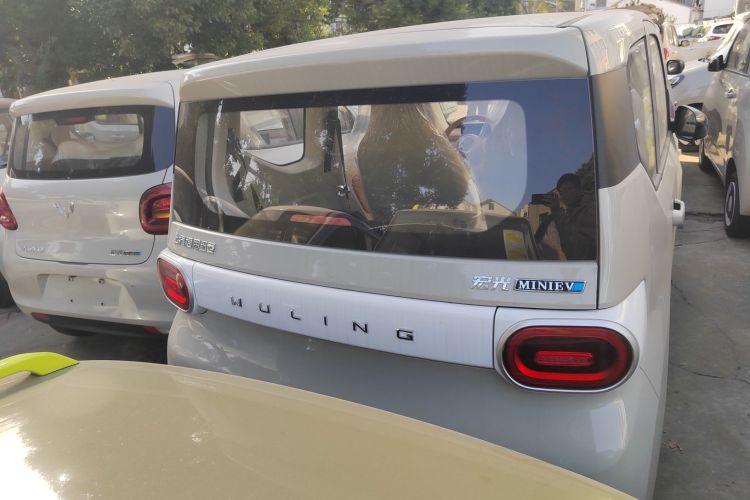 五菱汽车 宏光MINIEV 2024款 第三代 215km 青春版车身外观6