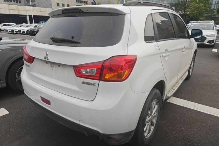 三菱 劲炫ASX 2013款 1.6L 手动两驱标准版车身外观6005