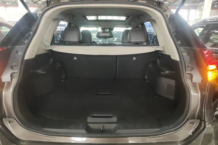 日产 奇骏 2021款 2.0L CVT 2WD XL Premium尊享纪念版局部细节23