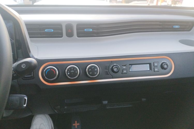 五菱汽车 宏光MINIEV 2022款 轻松款 磷酸铁锂中控内饰16