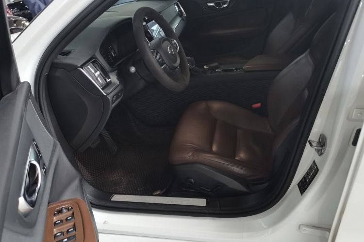 沃尔沃S60 2020款 T4 智逸豪华版中控内饰19