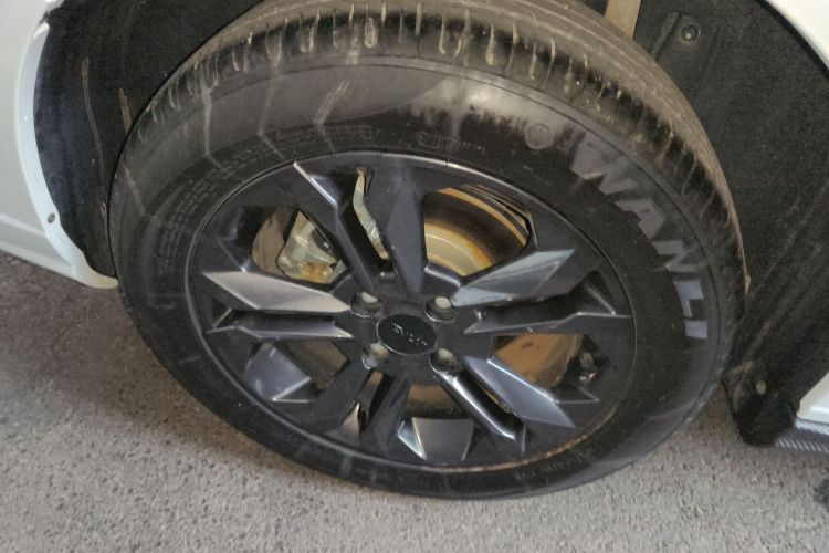 东风风神 奕炫 2024款 1.5L 自动劲速版车身外观6008