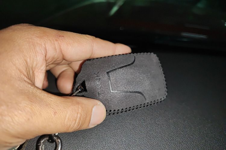 坦克300 2021款 越野版 2.0T 征服者中控内饰11