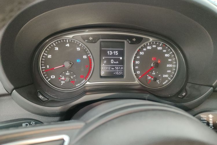 奥迪A1 2014款 30 TFSI 舒适型中控内饰14