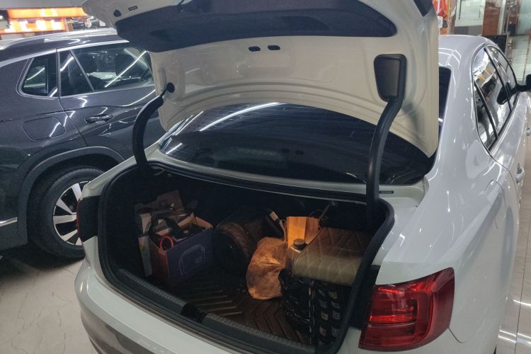 大众 速腾 2018款 1.6L 自动舒适型机舱底盘23