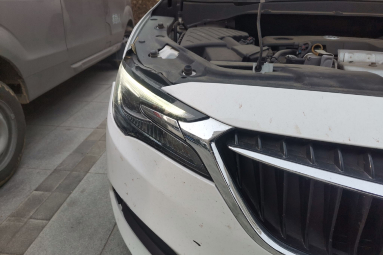 别克GL6 2019款 18T 6座互联豪华型 国VI车身外观8