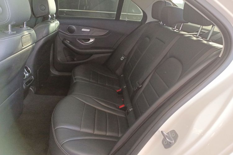 奔驰C级 2019款 C 260 L 运动版中控内饰7004