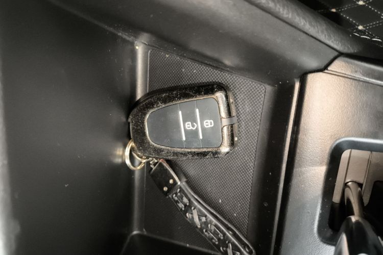 丰田 威驰FS 2022款 1.5L 20周年纪念版中控内饰7001