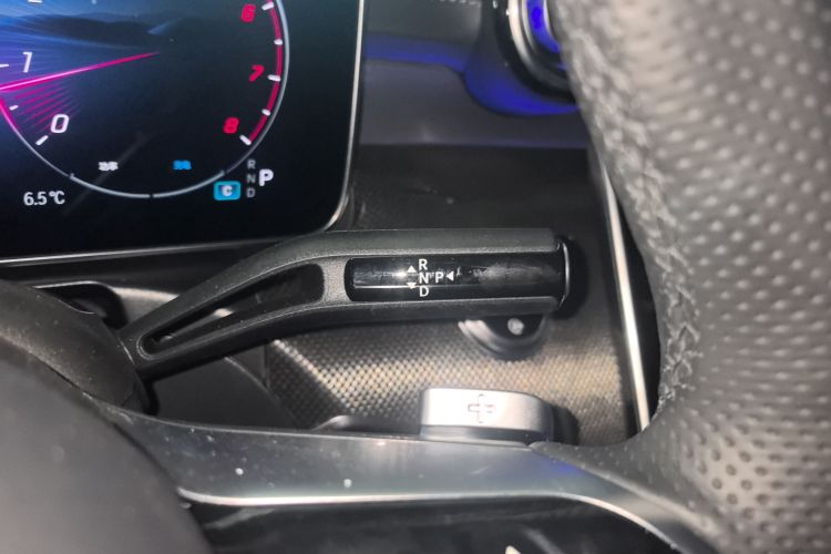 奔驰C级 2025款 改款 C 260 L 皓夜运动版局部细节18