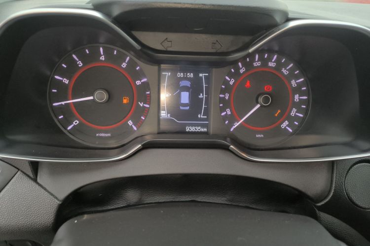 奇瑞 艾瑞泽5 2017款 1.5L 手动豪华版中控内饰14