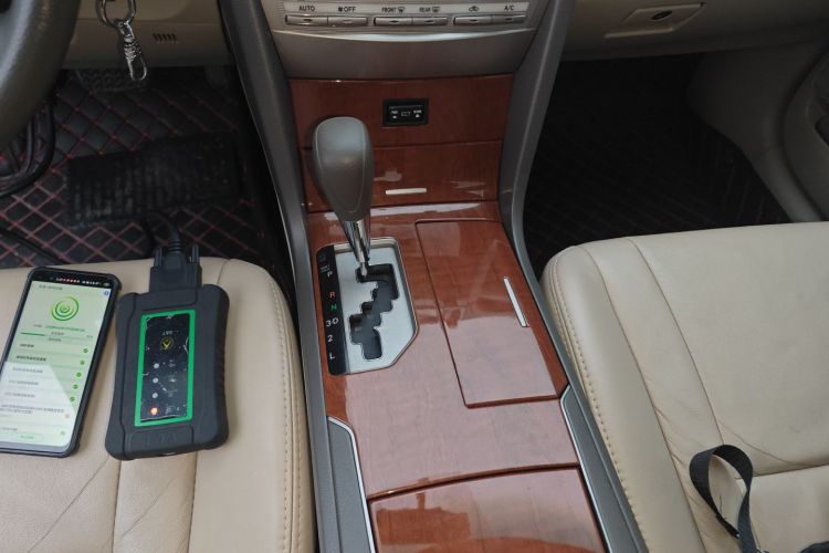 丰田 凯美瑞 2013款 200E 经典精英版中控内饰18