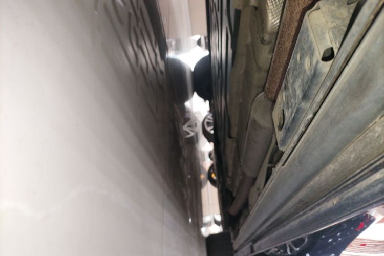 腾势D9 2022款 DM-i 1040 尊贵型局部细节9001