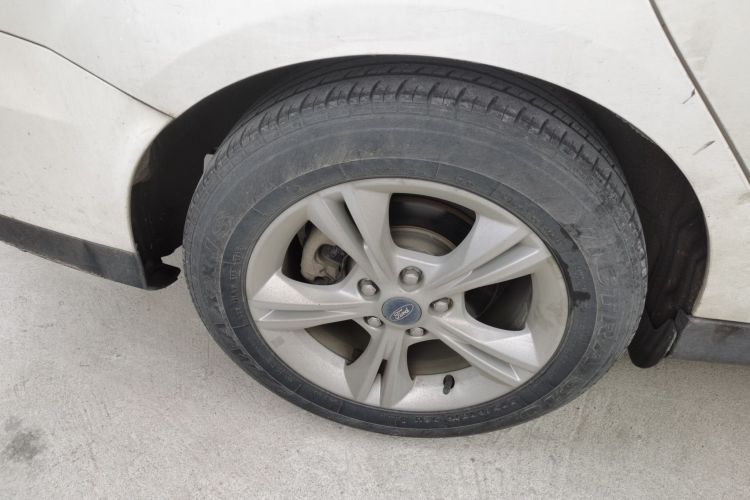 福特 福克斯 2017款 三厢 1.6L 手动舒适型智行版车身外观6008