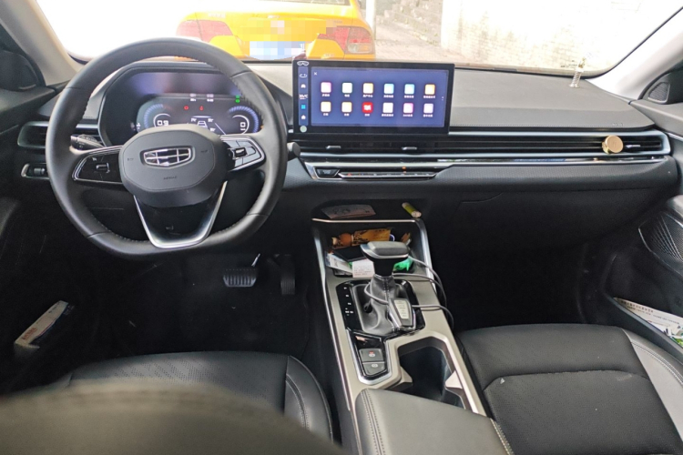 吉利汽车 帝豪 2023款 第4代冠军版 1.5L CVT尊贵型中控内饰7002