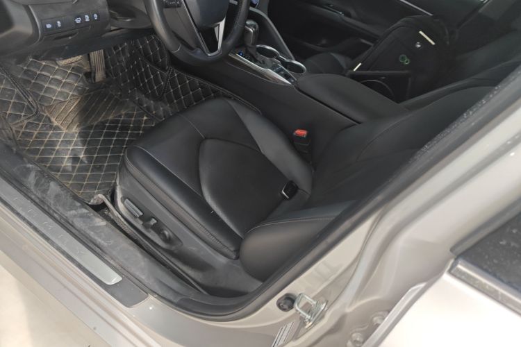 丰田 凯美瑞 2019款 2.5G 豪华版 国VI中控内饰19