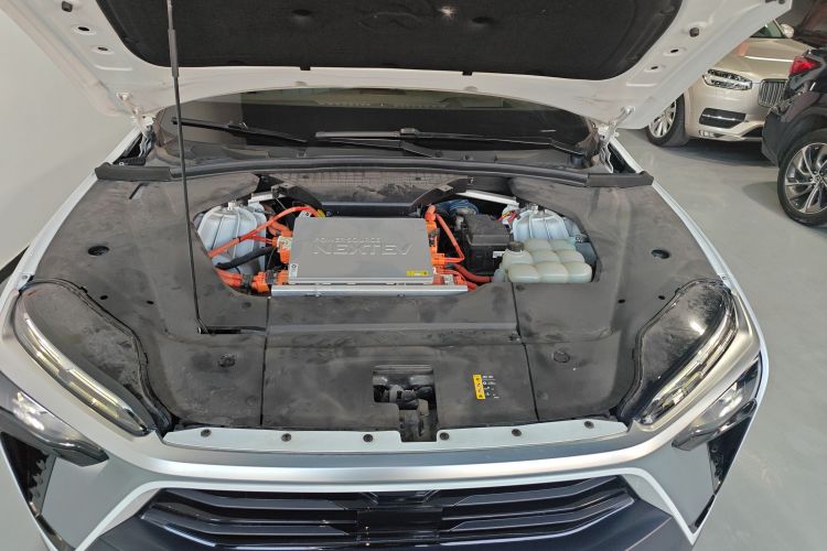 蔚来ES8 2020款 580KM 签名版 六座版机舱底盘24