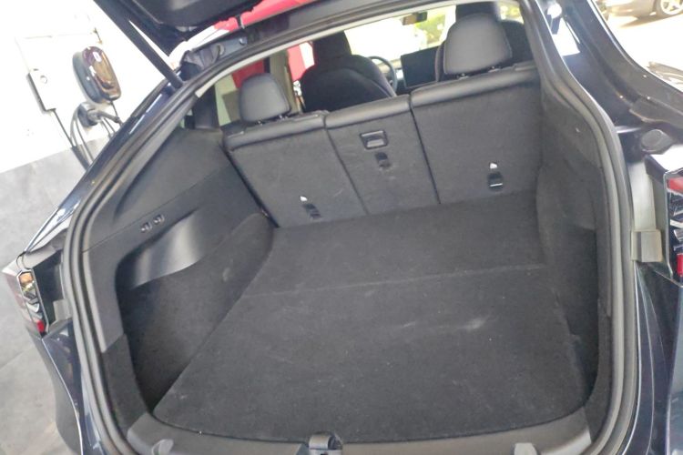 特斯拉 Model Y 2024款 后轮驱动版机舱底盘23