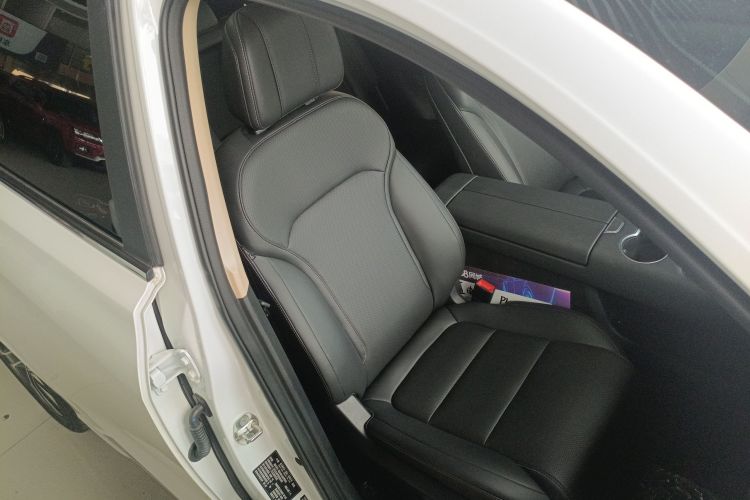 蓝电E5 PLUS 2025款 165km 长续航版PLUS 7座局部细节41