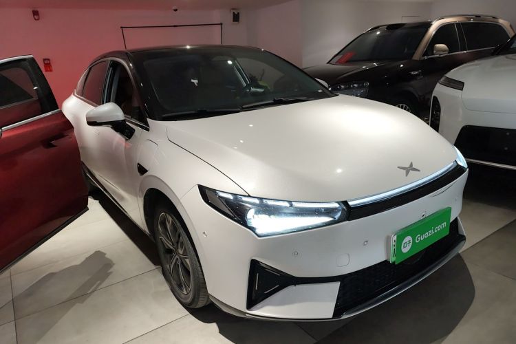 小鹏P5 2021款 460E车身外观3