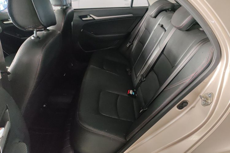 吉利汽车 远景 2016款 1.5L 自动幸福版中控内饰21