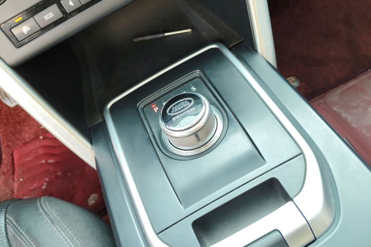 路虎 发现神行 2016款 2.0T SE中控内饰18