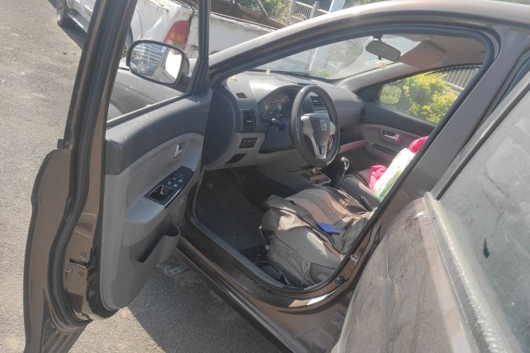 北汽威旺M20 2014款 1.5L标准型DAM15DL中控内饰20