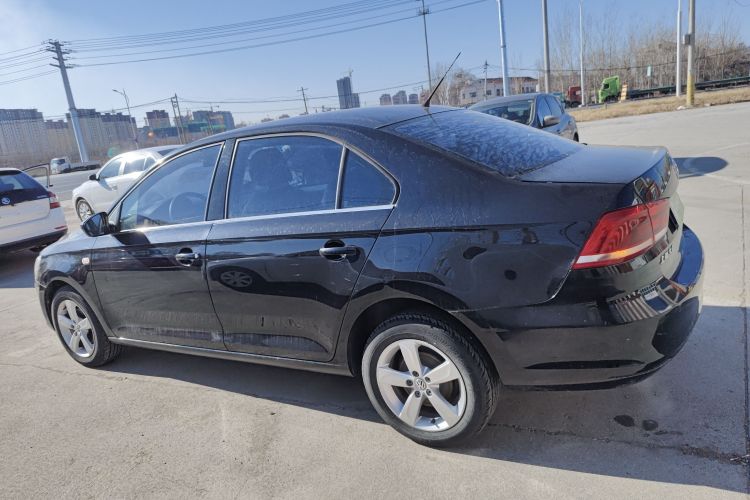 大众 桑塔纳 2015款 1.6L 手动舒适版车身外观4