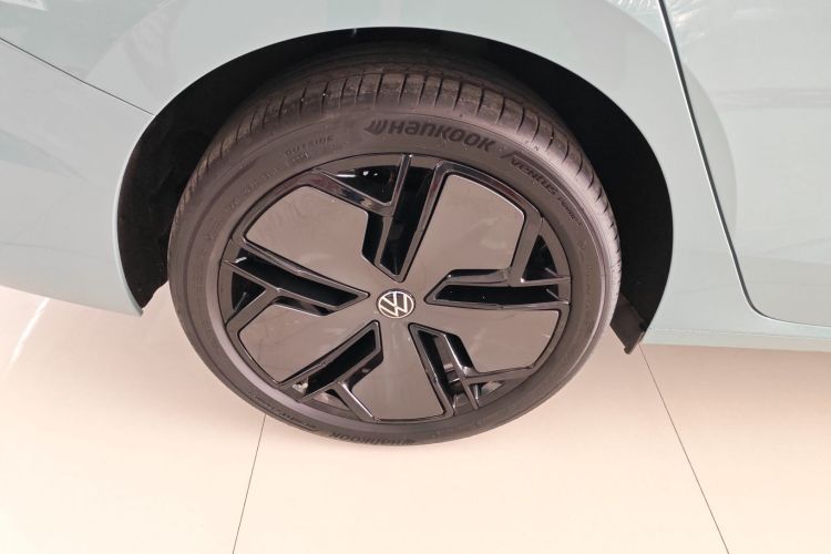 大众 帕萨特 2025款 Pro 380TSI 星空龙尊版车身外观6008